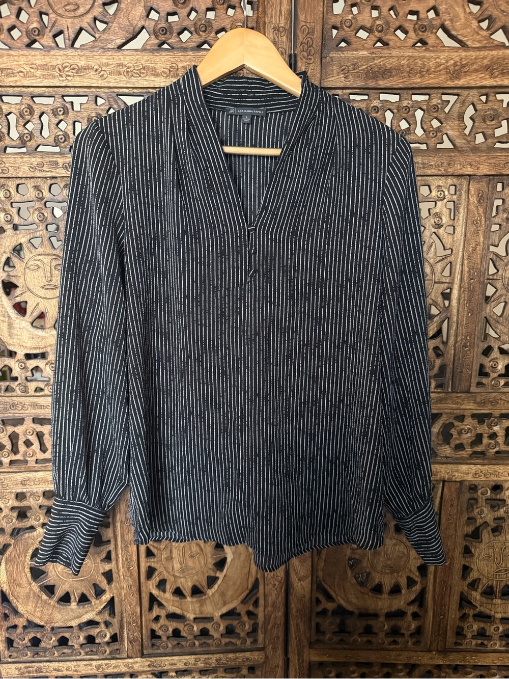 Adrianna Papell Black White Pinstripe V-Neck Blouse Small Long Sleeve Sz S